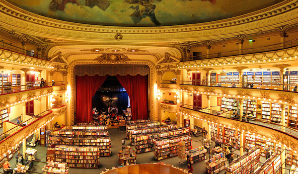 Wanderlust Wednesday: Grandiose Bookstores