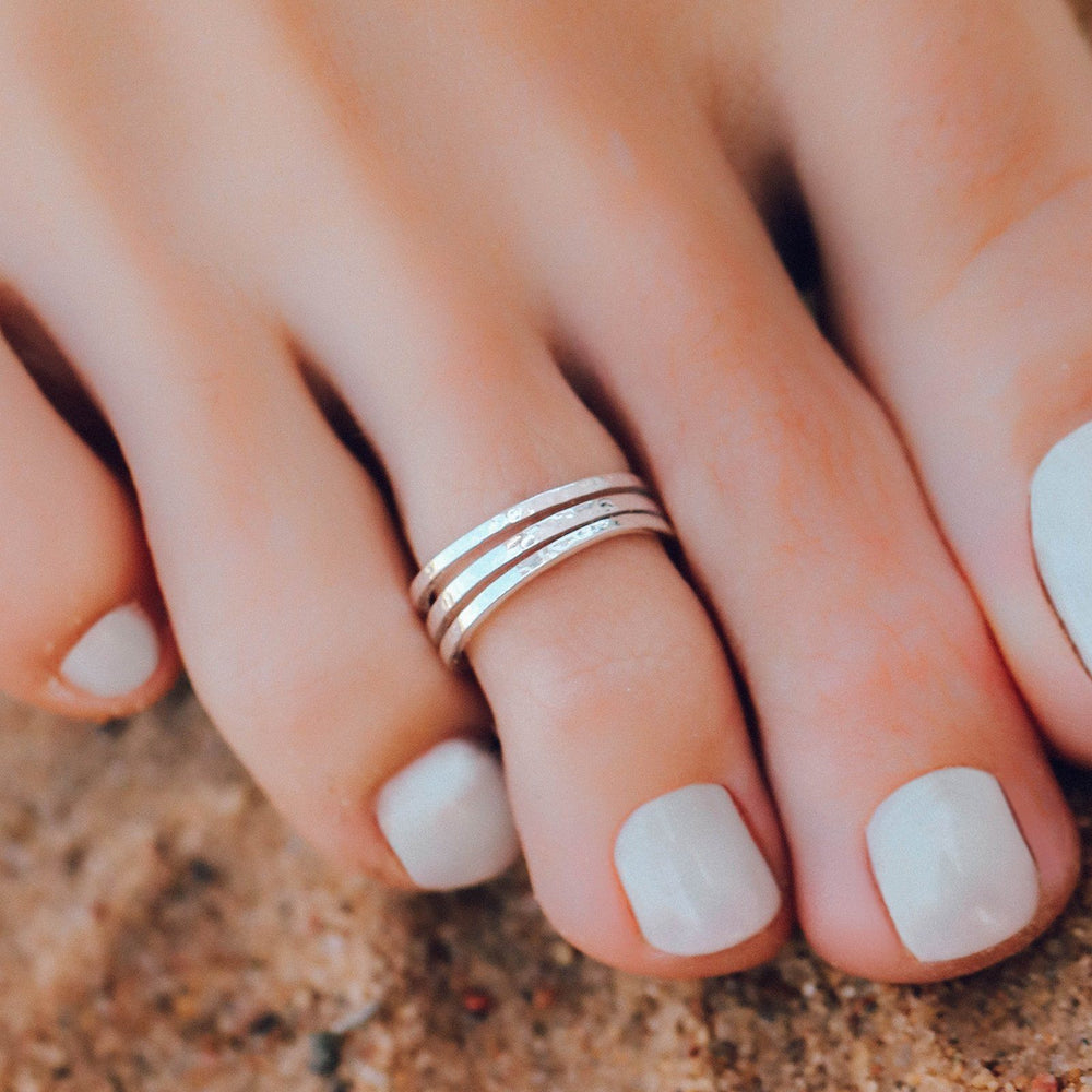 1mm Simple Toe Ring - 14K Gold or Silver – www.ToeRings.com